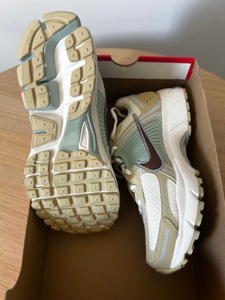 Nike Vomero 5 SE | Talla 38.5
