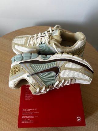 Nike Vomero 5 SE | Talla 38.5