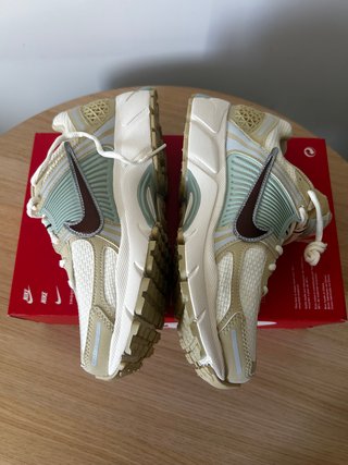 Nike Vomero 5 SE | Talla 38.5