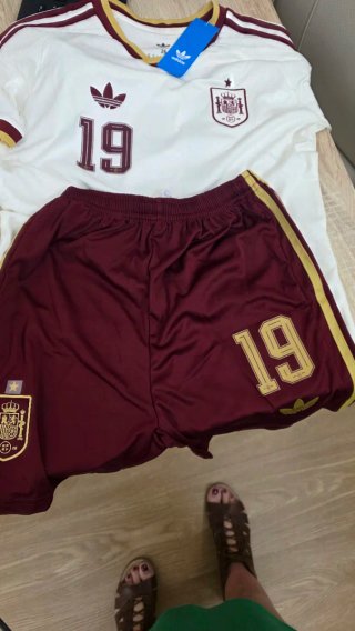 Camiseta España Adidas Talla 26 Niño. 1*
