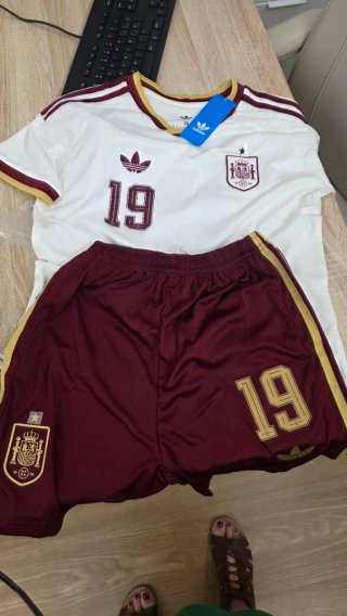 Camiseta España Adidas Talla 26 Niño. 1*