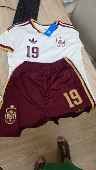 Camiseta España Adidas Talla 26 Niño. 1*