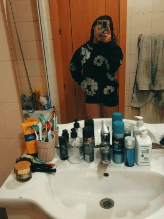 Sudadera flores negra