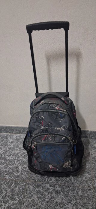 Mochila Totto con ruedas y estampado de bicicletas