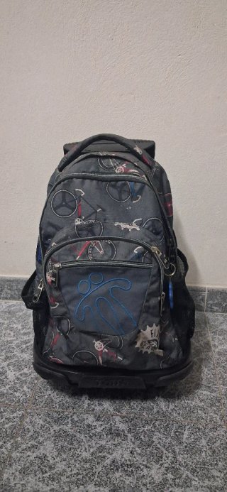 Mochila Totto con ruedas y estampado de bicicletas