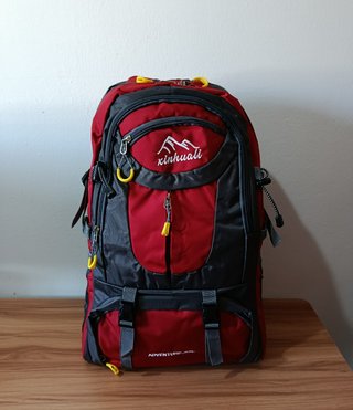 Mochila 40L Roja y Negra Nueva