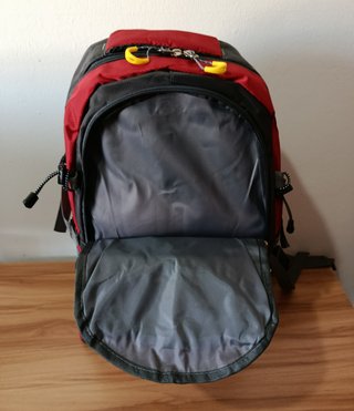 Mochila 40L Roja y Negra Nueva