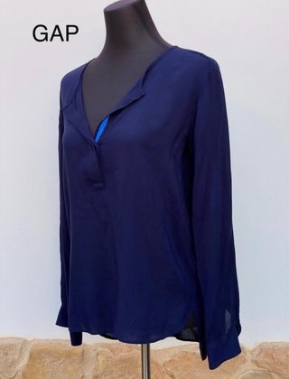 Blusa GAP azul manga larga