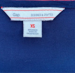 Blusa GAP azul manga larga