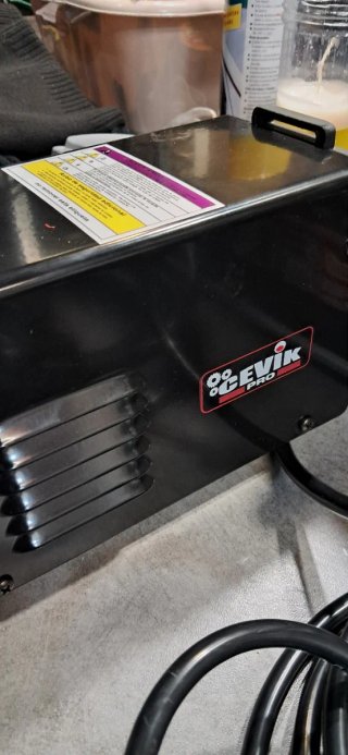 Máquina de soldar Inverter cevik pro 140A