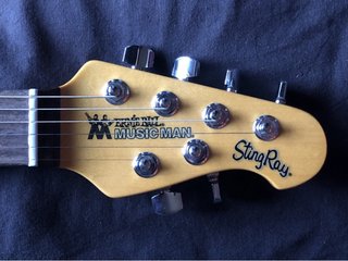 Ernie Ball Music Man StingRay RS Guitarra