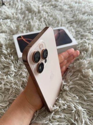 iPhone 16 Pro Max Dorado 256GB