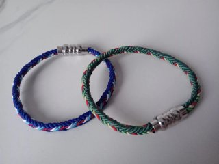 Pulseras trenzadas con cierre magnético