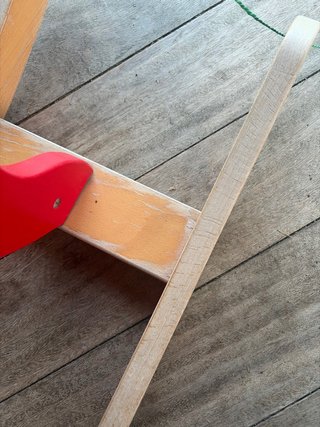 Caballito de madera rojo para niños