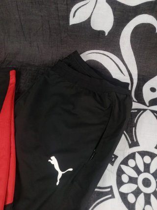 Pantaloni Tuta Puma Milan neri e rossi