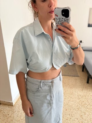 Camisa vaquera cropped azul