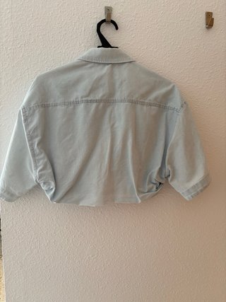 Camisa vaquera cropped azul