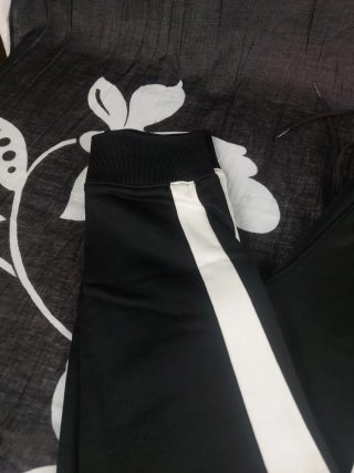 Pantaloni Puma neri e bianchi Vita Elastica