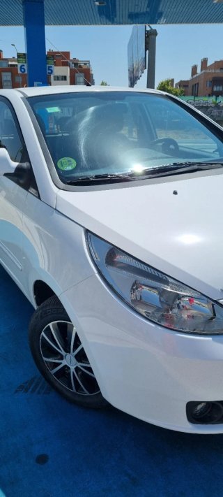 Se vende coche Tata Vista 2014