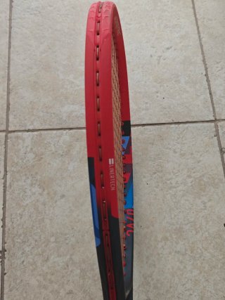 Raqueta Yonex VCore 100L