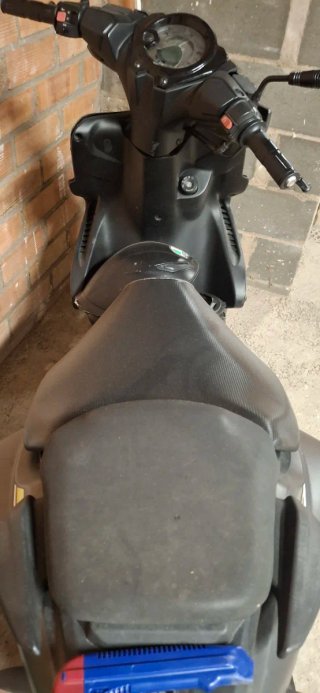 Yamaha Aerox 50cc Scooter Negro vic