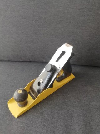 Cepillito para madera amarillo