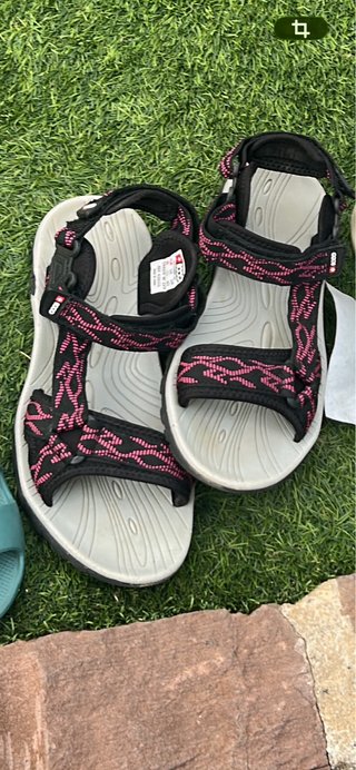 Sandalias deportivas negras y rosas. +8000. Perfec