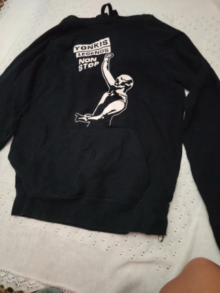 Sudadera Negra con Diseño Yonkis Legends