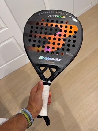 Bullpadel Vertex 04 Hybrid 2025