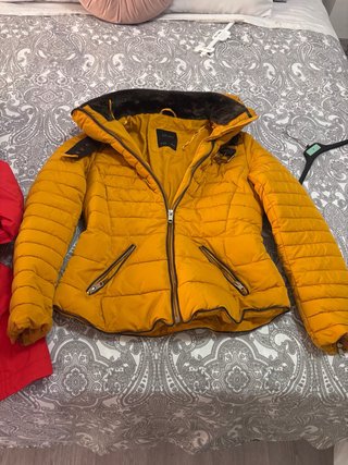 Plumífero corto Zara amarillo