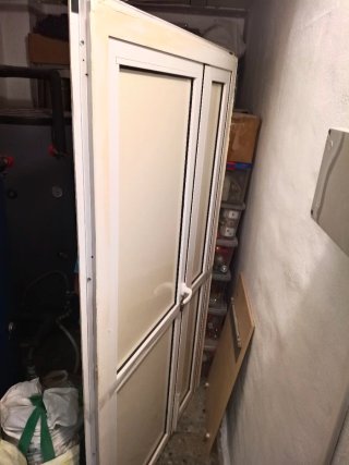 Puerta aluminio blanca