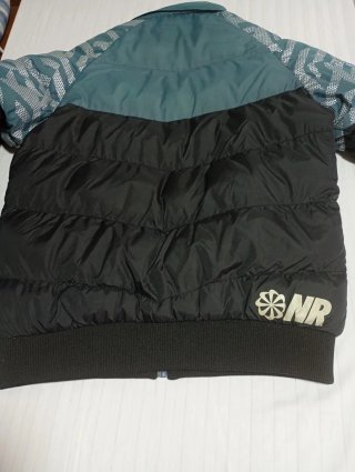 Chaqueta de Plumas Nike Negra y Turquesa