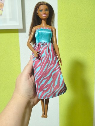 Barbie con vestito stampato