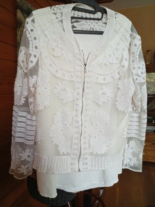 Conjunto chaqueta encaje y blusa nuevo