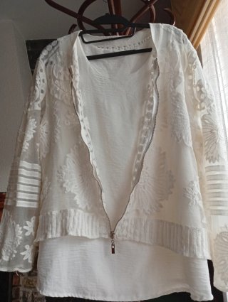 Conjunto chaqueta encaje y blusa nuevo