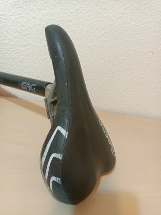 Sillín bicicleta BERG y tija ultra ligera ALEACIÓN