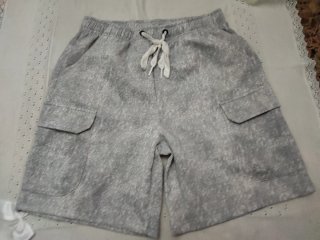 Conjuntazo de hombre gris y blanco