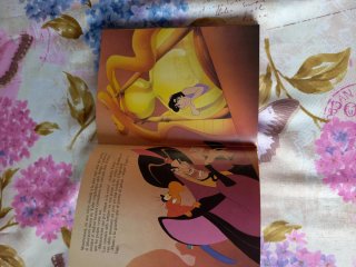 Cuento Aladdín Disney en catalán