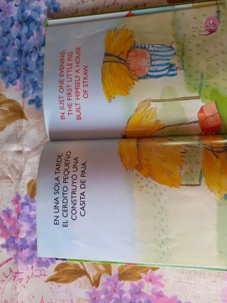Cuento Los Tres Cerditos  Bilingüe.