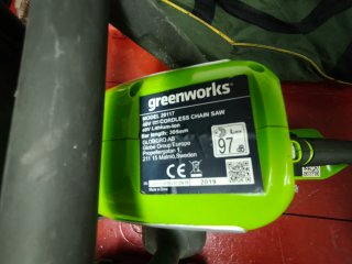 Desbrozadora y motosierra a batería Greenworks