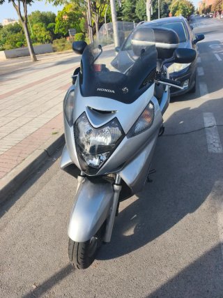 Honda Silver Wing 600 Maxi Scooter
