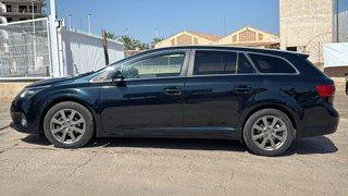 Toyota Avensis 2012
