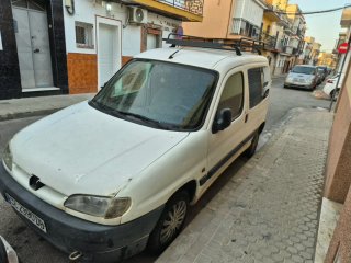 Furgoneta Peugeot parnet