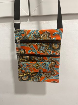 Bolso bandolera estampado paisley