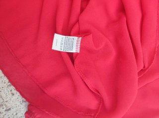 Blusa Coral Talla S con Detalles Negros