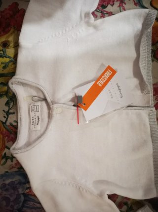Chaqueta bebé blanca El Corte Inglés talla 18/24