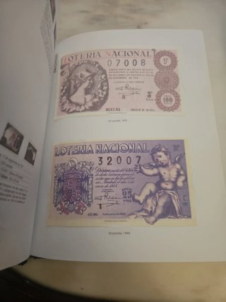 LIBRO El Franquismo en Sellos y Billetes