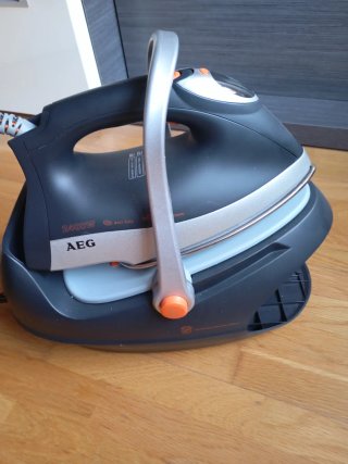 Centro de planchado AEG DBS 5591 para despiece