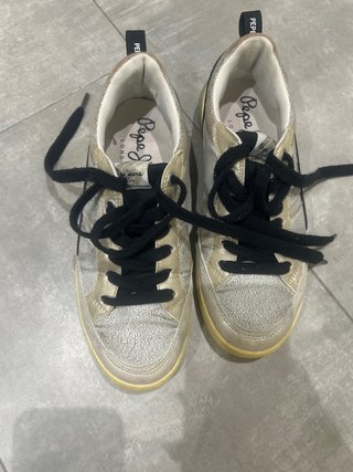 Zapatillas Pepe Jeans doradas y plateadas