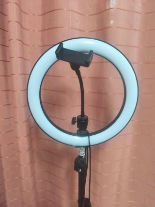 Trípode para móvil con aro de luz